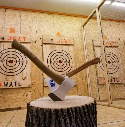 Prague AXE THROWING AND ARCHERY Prague AXE THROWING AND ARCHERY