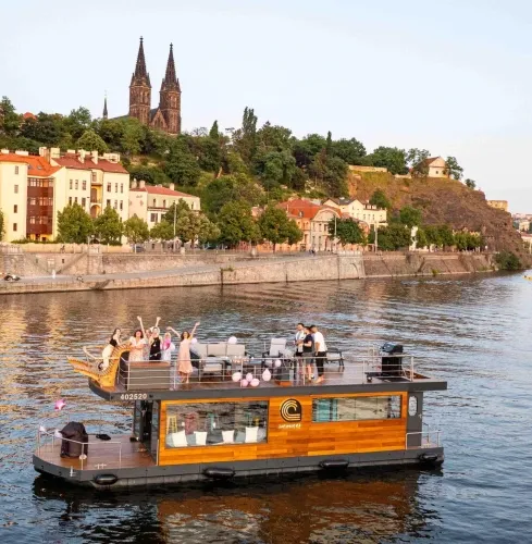 Prague PARTY BOAT + OPEN BAR + DWARF Prague PARTY BOAT + OPEN BAR + DWARF