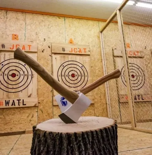 Budapest AXE THROWING